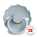 FRIGG Smoczek 6-18m Daisy Kauczuk Powder Blue - Rozmiar 2