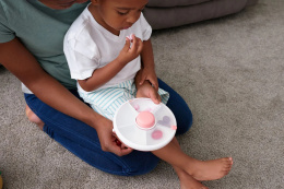 GOBE Snack spinner - pojemnik na przekąski | Coral Pink