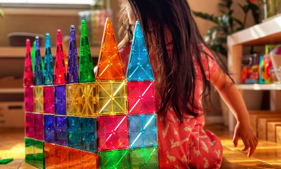 Odkryj Świat Kreatywności z Klockami Magnetycznymi Magna-Tiles